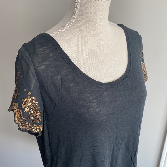 aerie - Glamorous Light Weight Tee with Rose Gold Sequin Sleeves - Picture 4 of 8